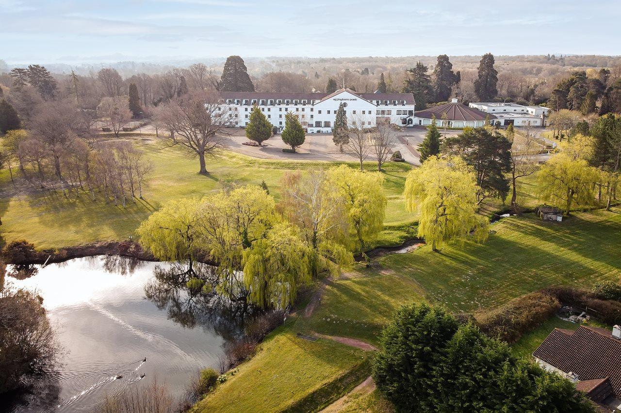 Copthorne Effingham Gatwick Hotel Exterior foto