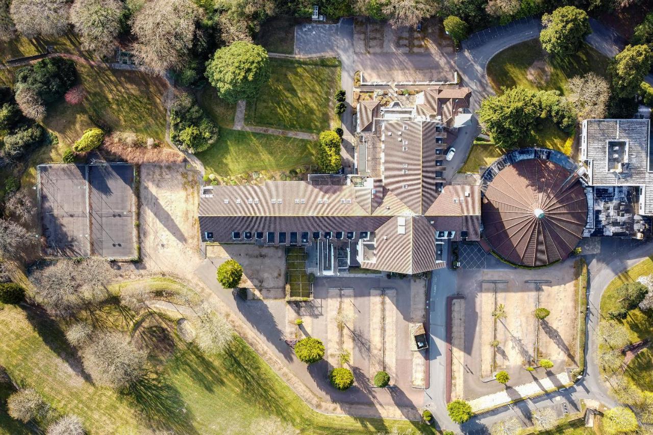 Copthorne Effingham Gatwick Hotel Exterior foto