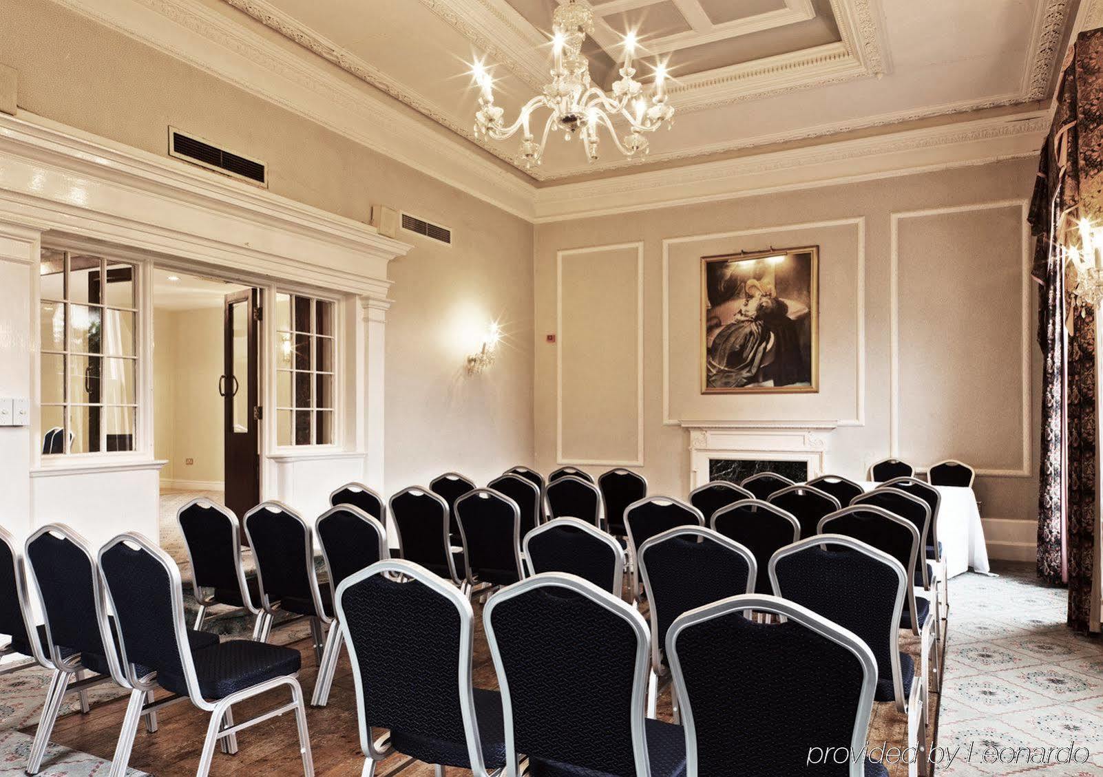 Copthorne Effingham Gatwick Hotel Business foto