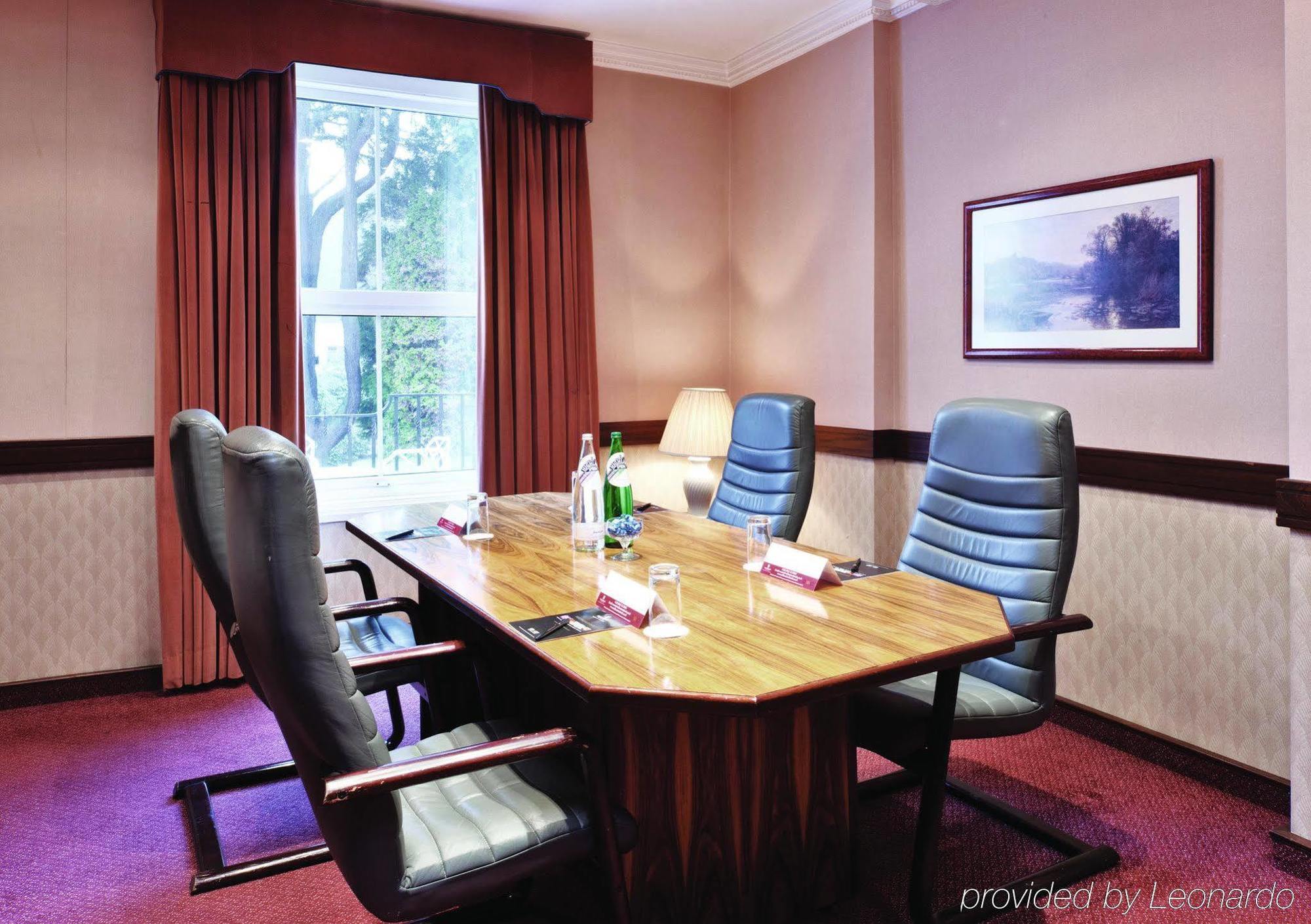 Copthorne Effingham Gatwick Hotel Business foto